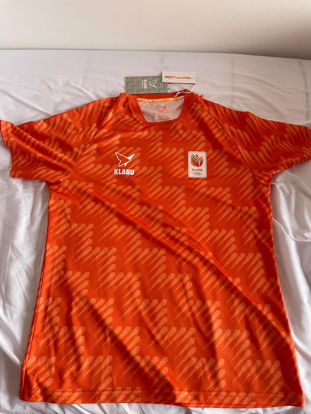 Robin Hotel suite shirt