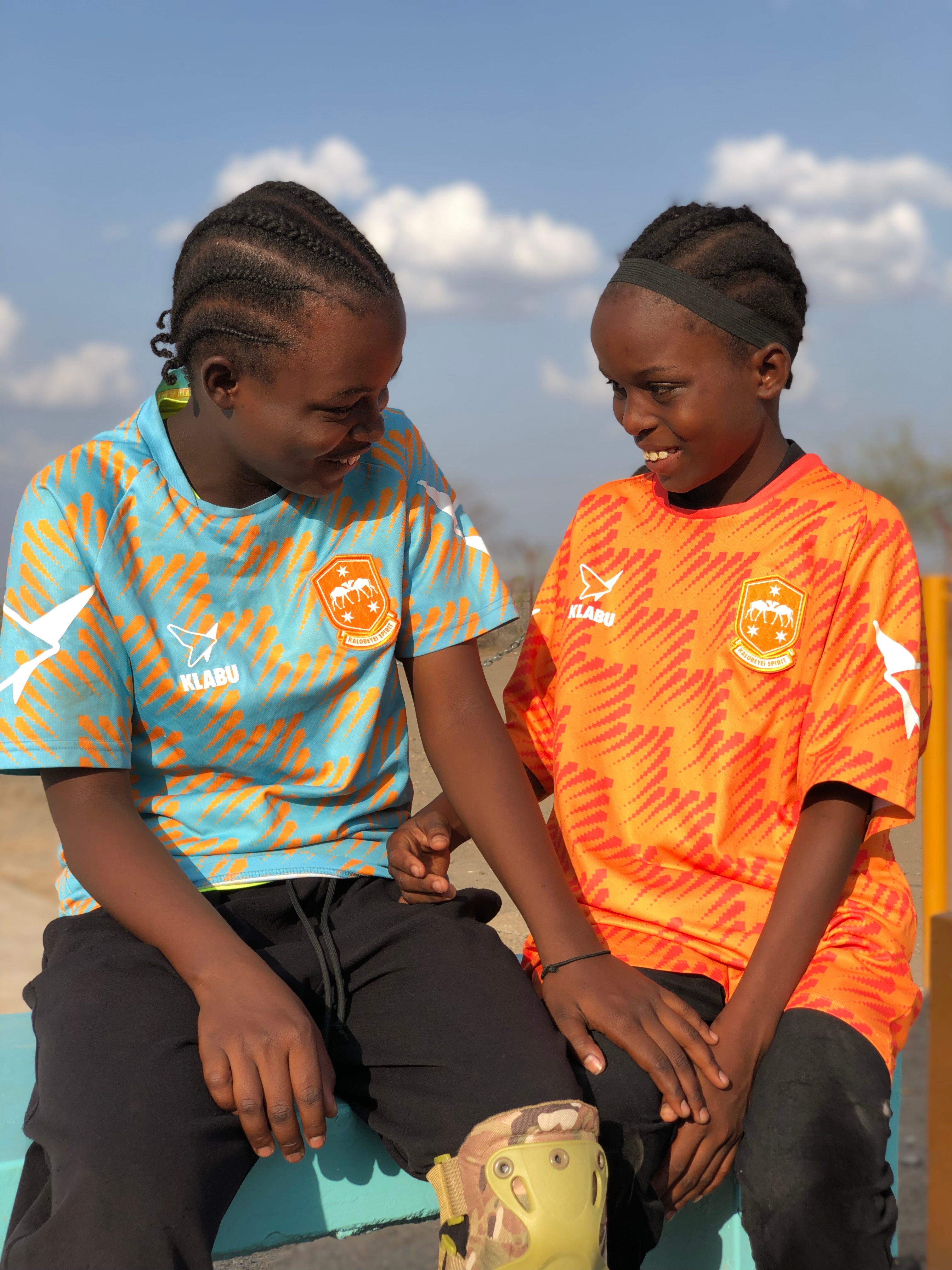 furahua-sifa-taekwondo-sisters