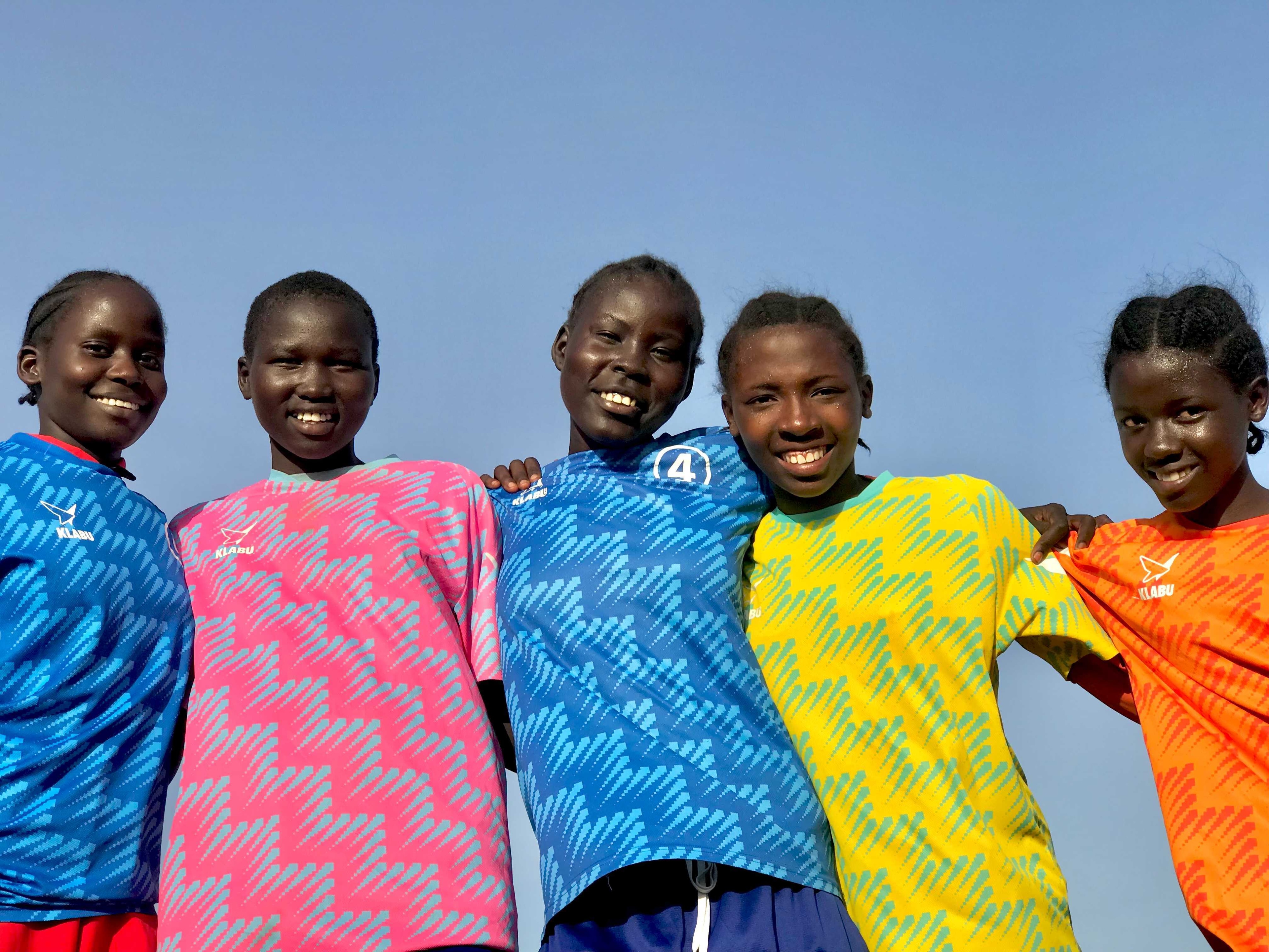 Smiling Run Girls