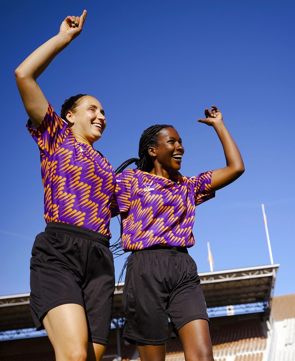 Teamwear cheering girls